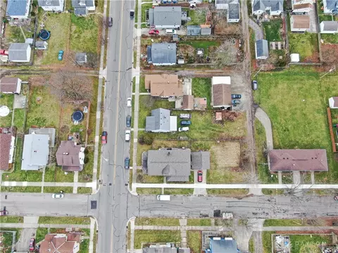 402 S Douglas Ave, Springfield, OH 45505 photo 5