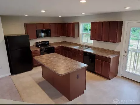406 Golden Gate Ave, Springfield, OH 45505 photo 2