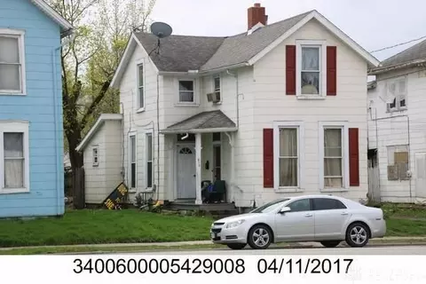 819 W Columbia St, Springfield, OH 45504 photo 1