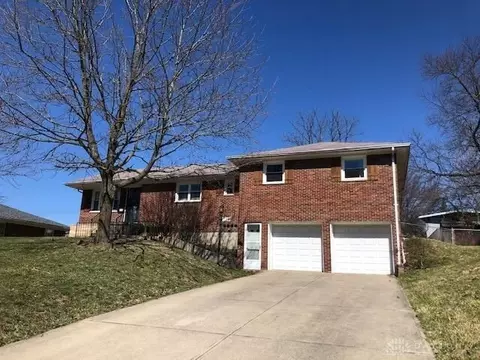 776 S Broadmoor Blvd, Springfield, OH 45504 photo 1