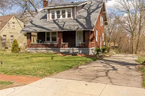 166 S Main St, Centerville, OH 45458 photo 2