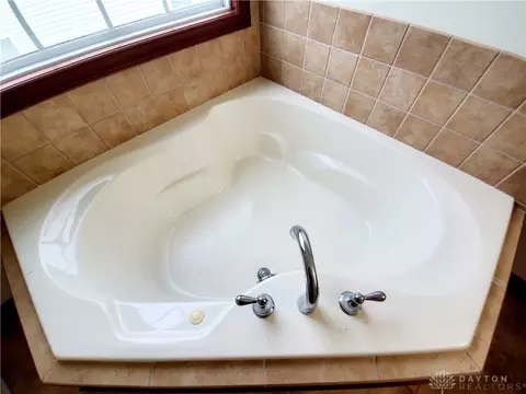 5825 Willow Chase Cir, Springfield, OH 45502 photo 37