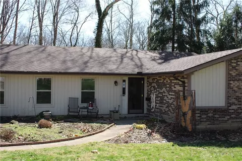 8951 Deep Forest Ln, Dayton, OH 45458 photo 1