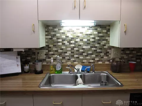 8951 Deep Forest Ln, Dayton, OH 45458 photo 21