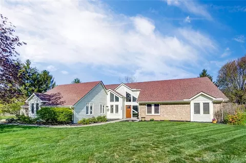 556 Highpoint Dr, Springboro, OH 45066 photo 1