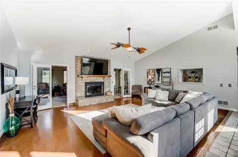 556 Highpoint Dr, Springboro, OH 45066 photo 6