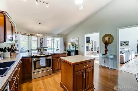 556 Highpoint Dr, Springboro, OH 45066 photo 10