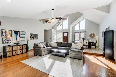 556 Highpoint Dr, Springboro, OH 45066 photo 4