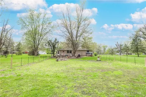8060 Springfield Jamestown Rd, Springfield, OH 45502 photo 5