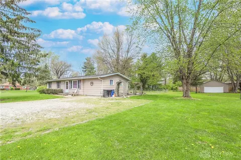 8060 Springfield Jamestown Rd, Springfield, OH 45502 photo 3