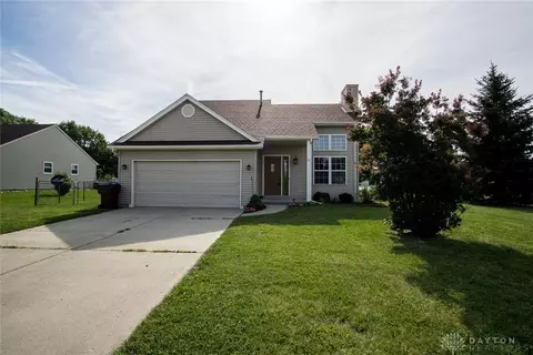 7090 Pinewood Dr, Franklin, OH 45005 photo 1