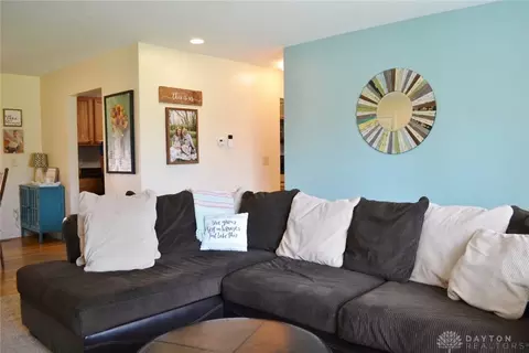 56 W Possum Rd, Springfield, OH 45506 photo 9