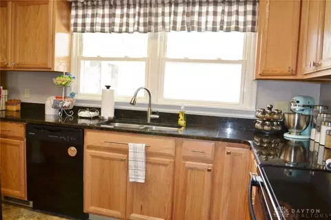 56 W Possum Rd, Springfield, OH 45506 photo 18