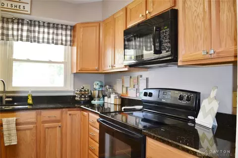 56 W Possum Rd, Springfield, OH 45506 photo 17