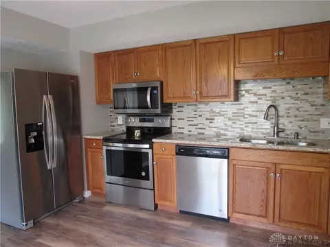 3348 Scotsdale Dr, Springfield, OH 45504 photo 4