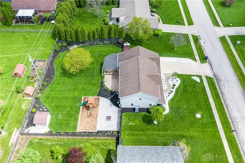 3933 Eagle Point Dr, Beavercreek, OH 45430 photo 58