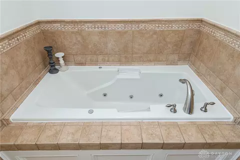 3933 Eagle Point Dr, Beavercreek, OH 45430 photo 31