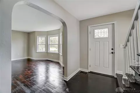 2236 S Burnett Rd, Springfield, OH 45505 photo 5