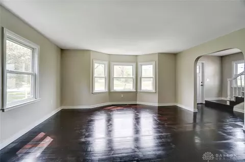 2236 S Burnett Rd, Springfield, OH 45505 photo 6