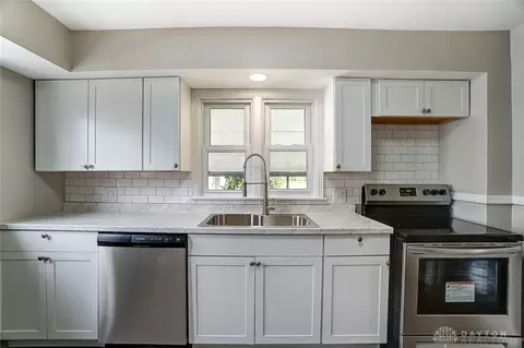 2236 S Burnett Rd, Springfield, OH 45505 photo 13