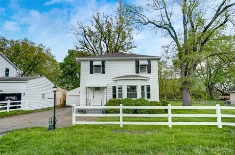 2236 S Burnett Rd, Springfield, OH 45505 photo 2