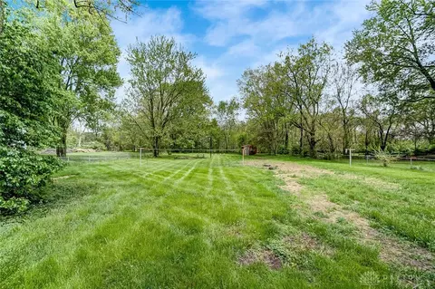 2236 S Burnett Rd, Springfield, OH 45505 photo 28