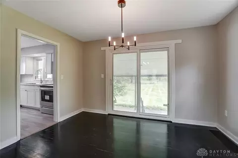 2236 S Burnett Rd, Springfield, OH 45505 photo 10