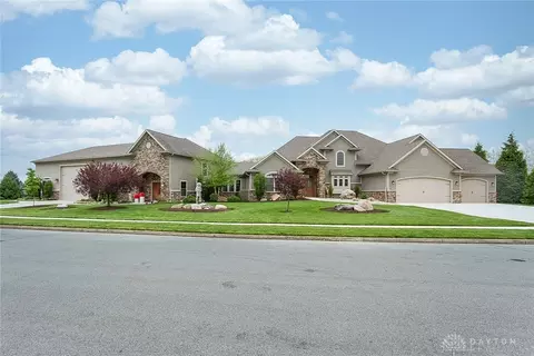 10240 Augusta Ln, Piqua, OH 45356