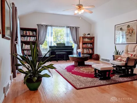 1701 Midvale Rd, Springfield, OH 45504 photo 6