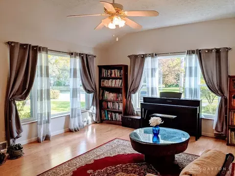1701 Midvale Rd, Springfield, OH 45504 photo 8