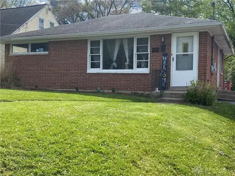 407 N Burnett Rd, Springfield, OH 45503 photo 2