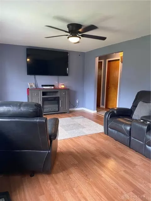 407 N Burnett Rd, Springfield, OH 45503 photo 5