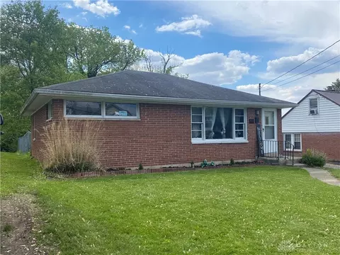 407 N Burnett Rd, Springfield, OH 45503 photo 3