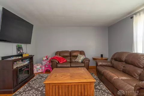 4295 Middle Urbana Rd, Springfield, OH 45503 photo 3