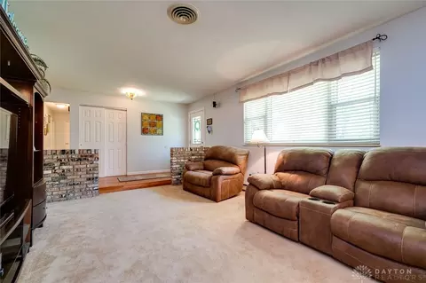 2197 Spahr Rd, Xenia, OH 45385 photo 4