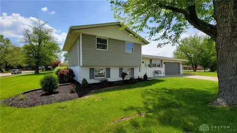 5005 Hahn Ave, Fairborn, OH 45324 photo 3