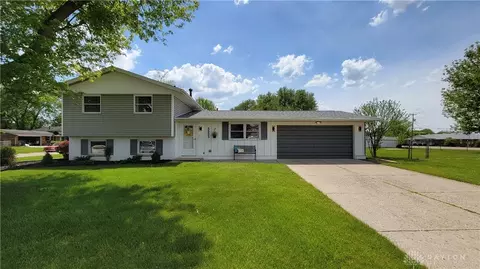 5005 Hahn Ave, Fairborn, OH 45324 photo 2