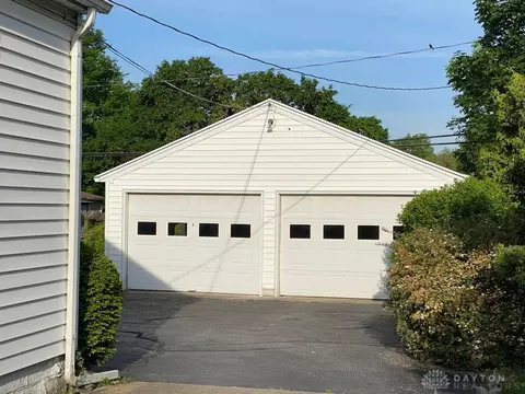1325 N Plum St, Springfield, OH 45504 photo 3