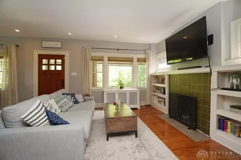 729 E Mitchell Ave, Cincinnati, OH 45229 photo 4