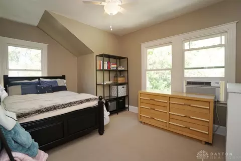 729 E Mitchell Ave, Cincinnati, OH 45229 photo 22