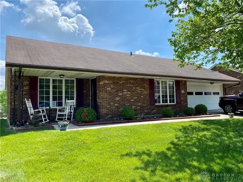 2930 Archer Ln, Springfield, OH 45503 photo 1