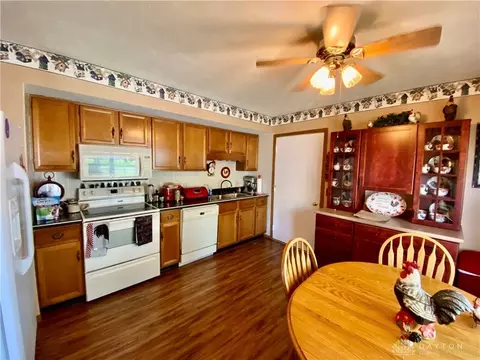 2930 Archer Ln, Springfield, OH 45503 photo 4