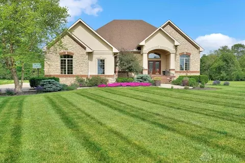 2960 Pine View Dr, Spring Valley, OH 45370 photo 2