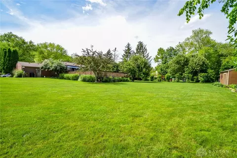1674 Bledsoe Dr, Bellbrook, OH 45305 photo 44