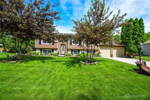 1674 Bledsoe Dr, Bellbrook, OH 45305 photo 2