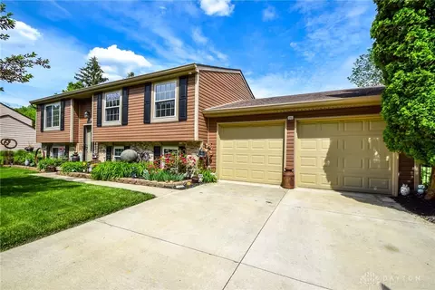 1674 Bledsoe Dr, Bellbrook, OH 45305 photo 1