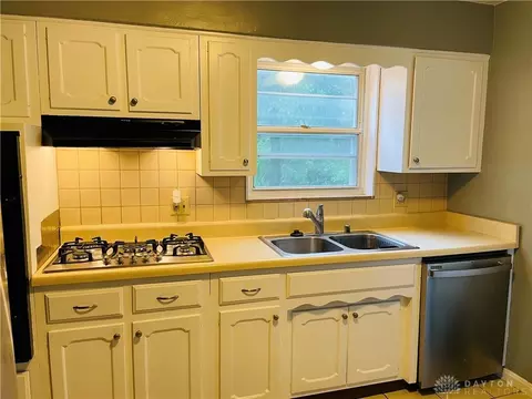 6888 Parkview Dr, Cincinnati, OH 45224 photo 11