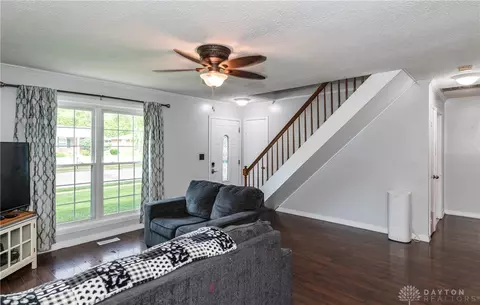 2415 Saint Andrews Dr, Troy, OH 45373 photo 3