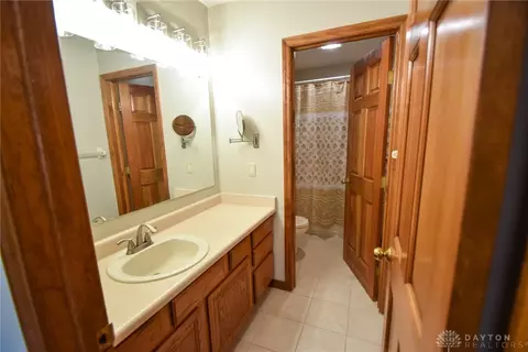 3914 Eagle Point Dr, Beavercreek, OH 45430 photo 39