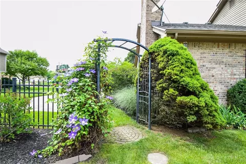 3914 Eagle Point Dr, Beavercreek, OH 45430 photo 62